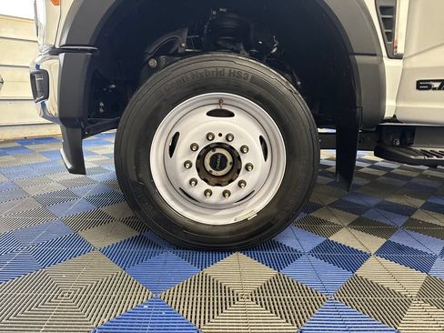 Certified 2023 Ford F550 4x4 Regular Cab Super Duty image 27