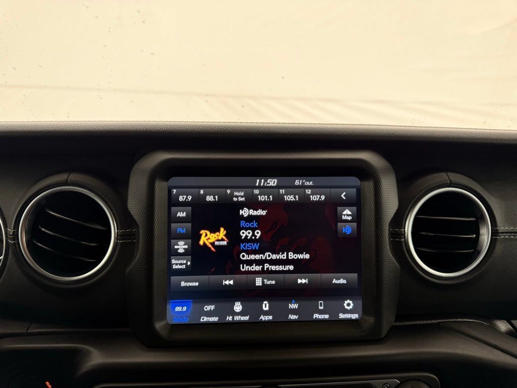 Used 2021 Jeep Gladiator Overland w/ Uconnect 4C Nav & Sound Group AWD/4WD image 36