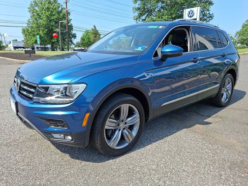 Used 2020 Volkswagen Tiguan SEL AWD/4WD image 3