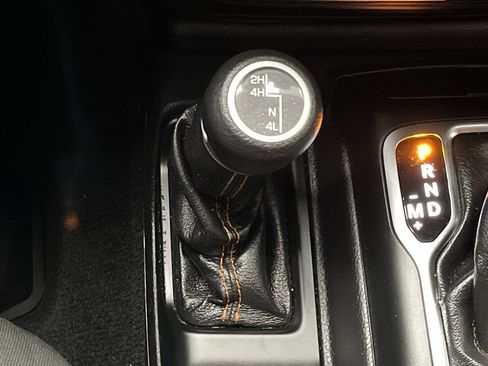 Used 2021 Jeep Gladiator Mojave image 15