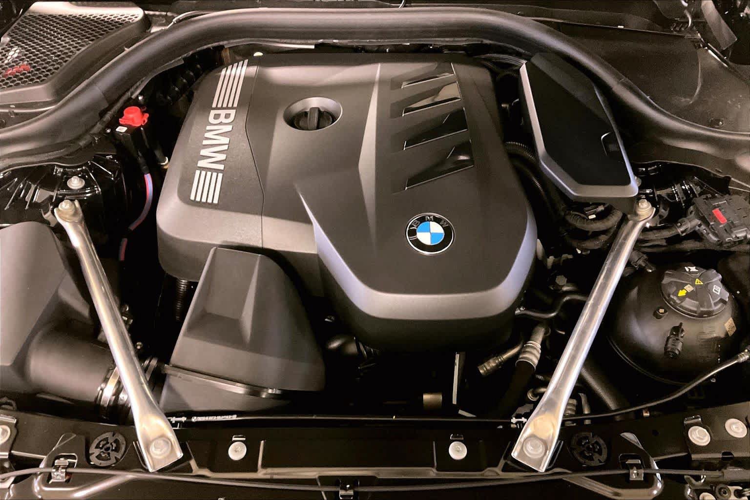 Used 2026 BMW 530i w/ M Sport Package RWD image 17