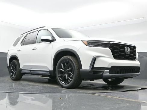 New 2025 Honda Pilot Touring image 26