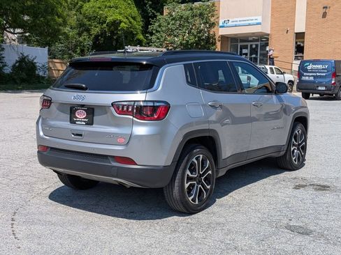 Used 2023 Jeep Compass Limited AWD/4WD image 3
