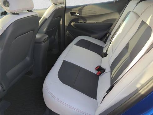 Used 2020 Chevrolet Bolt Premier FWD image 9