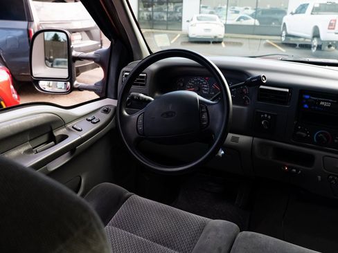 Used 2002 Ford F250 XLT image 9