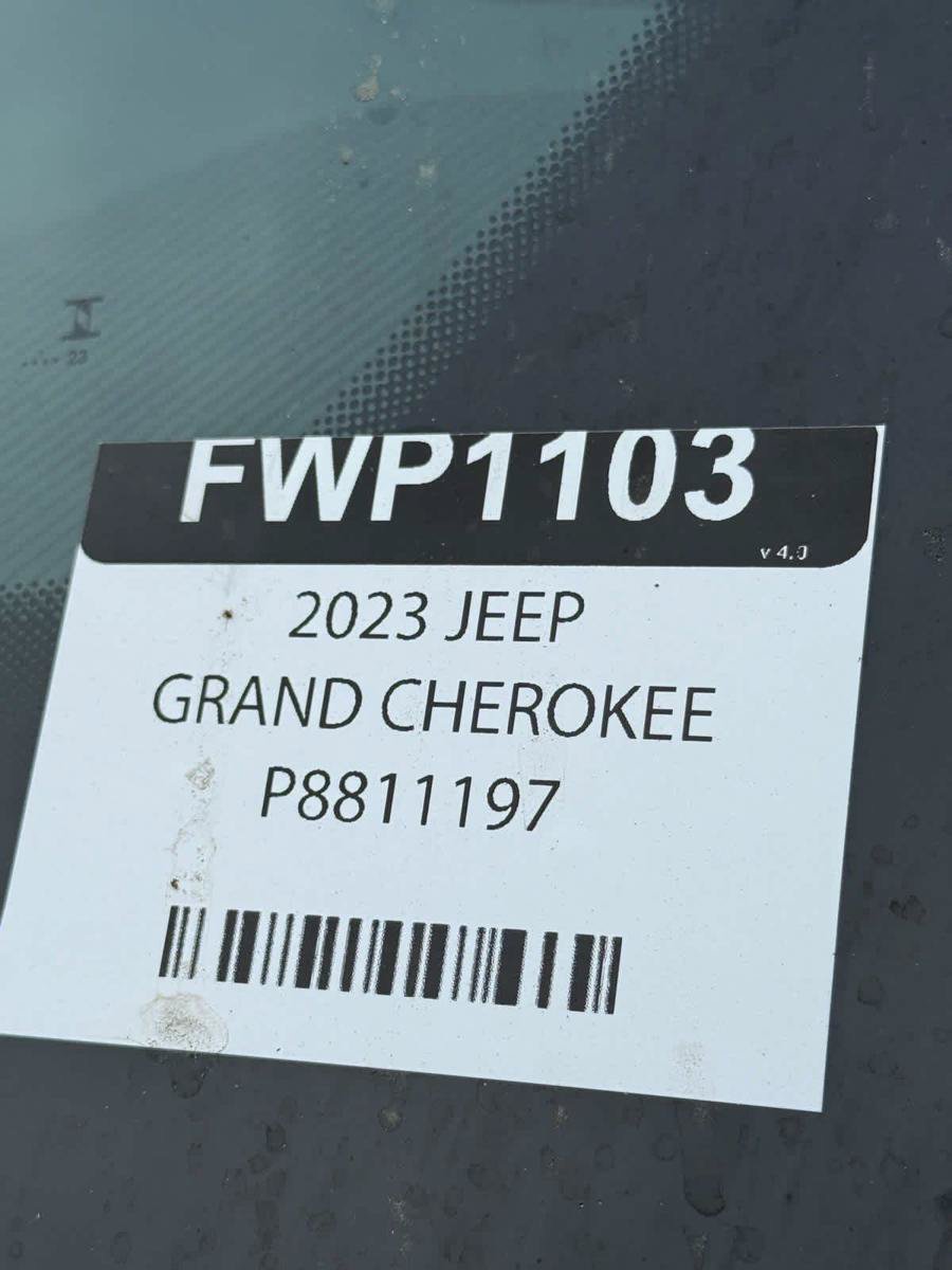 Used 2023 Jeep Grand Cherokee L Limited AWD/4WD image 32