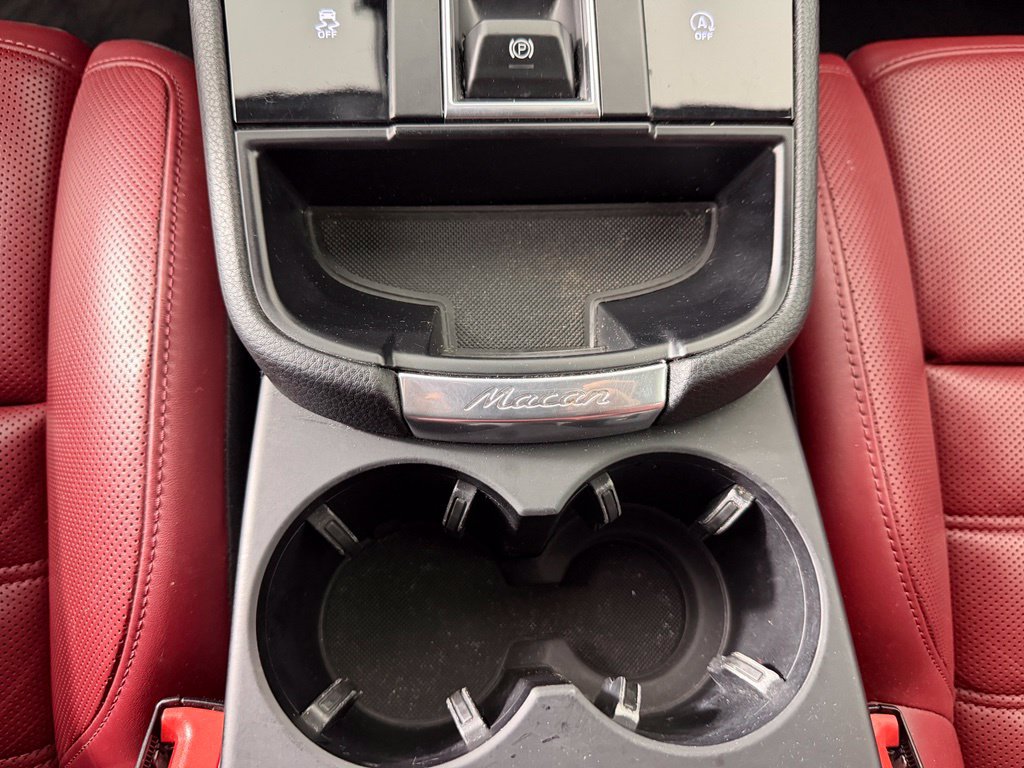 Used 2023 Porsche Macan AWD/4WD image 31