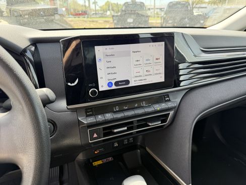 Used 2025 Toyota Camry LE image 20