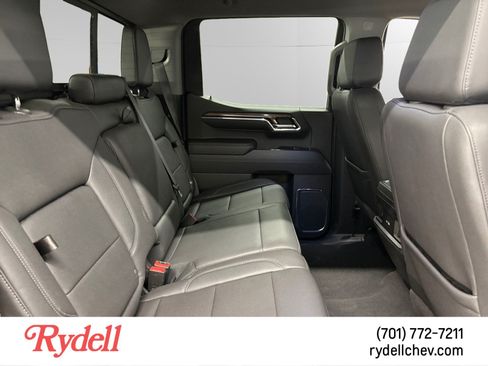 Used 2024 Chevrolet Silverado 1500 LT Trail Boss w/ LT Trail Boss Premium Package AWD/4WD image 17