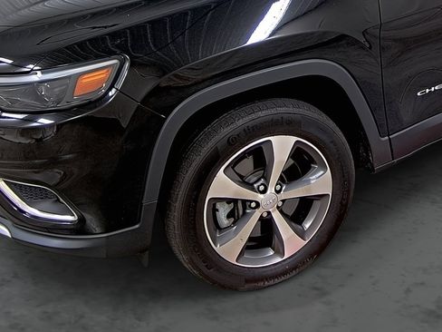 Used 2022 Jeep Cherokee Limited image 7