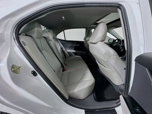 Used 2020 Toyota Camry SE image 26