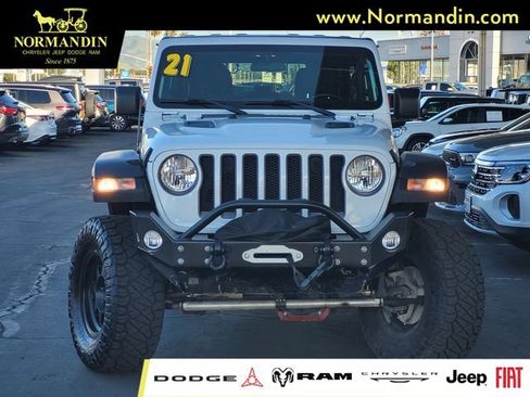 Used 2021 Jeep Wrangler Unlimited Rubicon AWD/4WD image 2