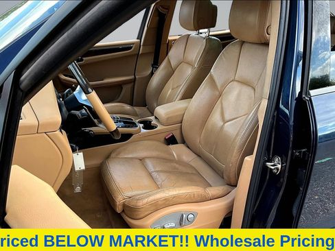 Used 2017 Porsche Macan AWD/4WD image 23
