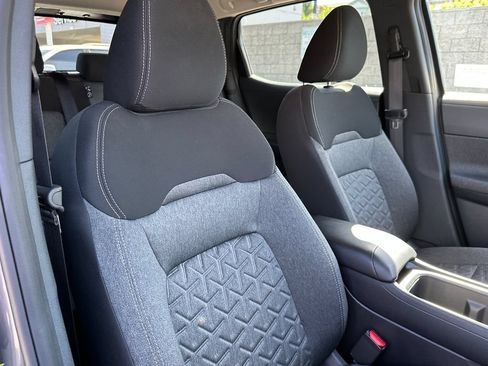Used 2026 Nissan Kicks SV FWD image 18