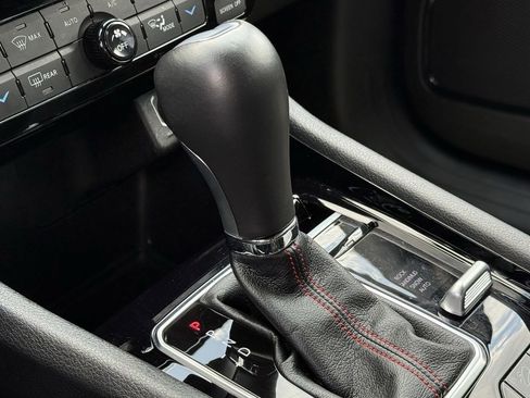 Used 2025 Jeep Compass Trailhawk image 17