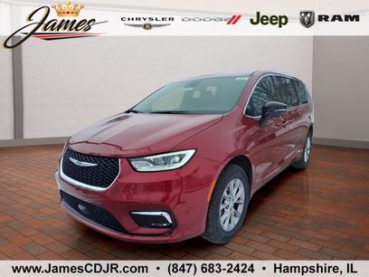 New 2026 Chrysler Pacifica Select