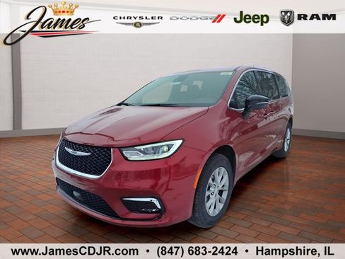 New 2026 Chrysler Pacifica Select AWD/4WD image 1