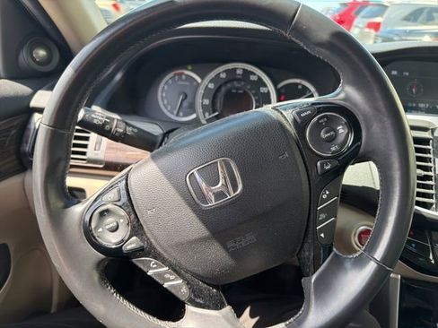 Used 2016 Honda Accord Touring image 10
