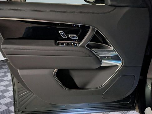 New 2026 Land Rover Range Rover SE AWD/4WD image 11