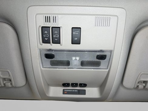 Used 2013 Cadillac Escalade Platinum AWD/4WD image 17