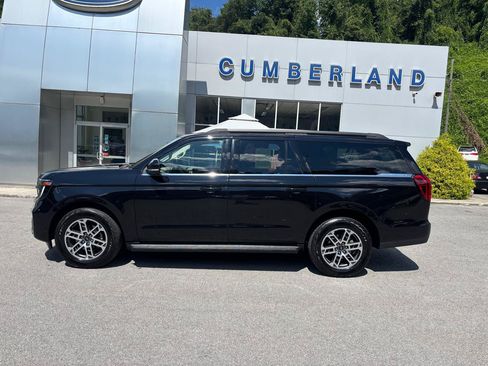 Used 2025 Ford Expedition Max Active AWD/4WD image 2