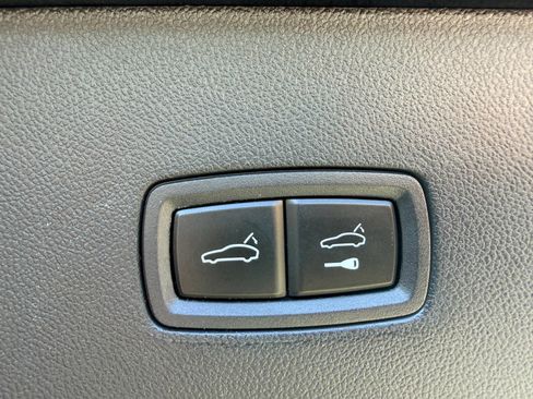 Used 2025 Porsche Cayenne S AWD/4WD image 27