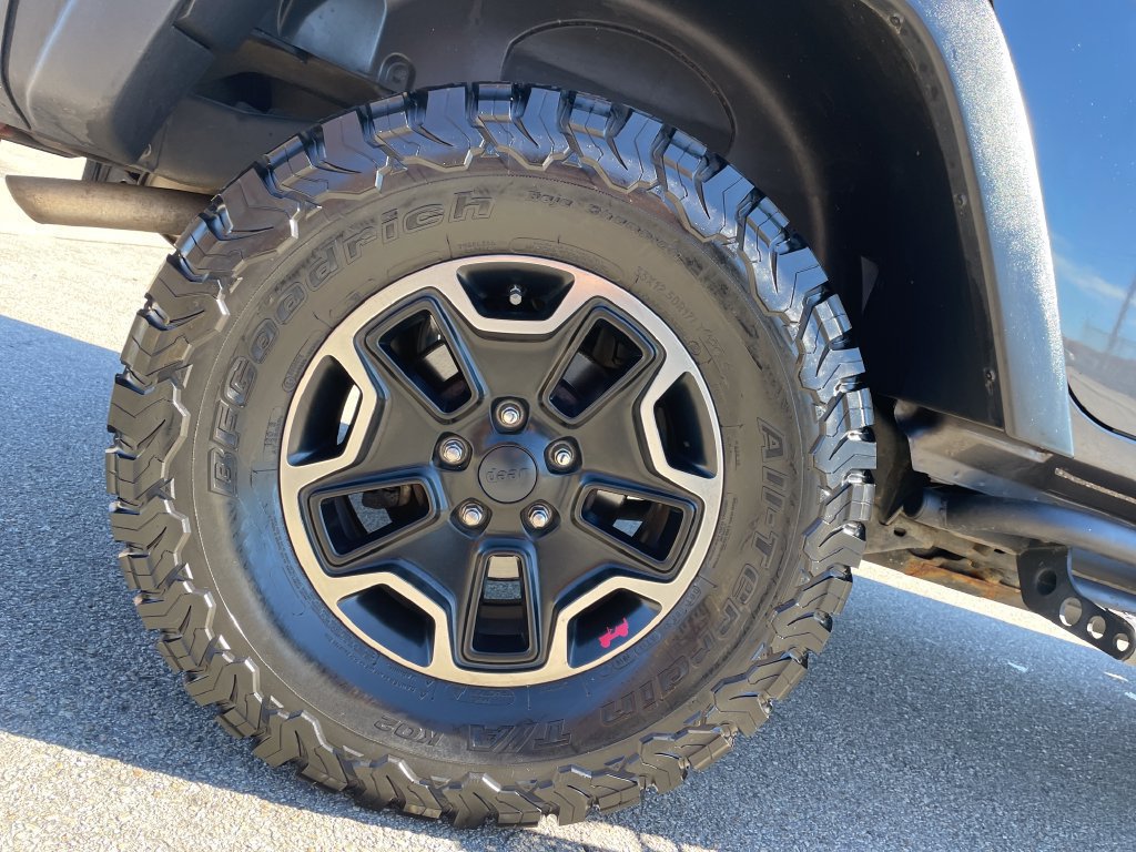 Certified 2017 Jeep Wrangler Unlimited Rubicon AWD/4WD image 12