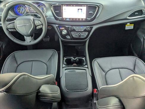 New 2026 Chrysler Pacifica Limited w/ S Appearance Package image 15
