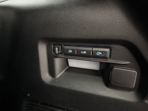 Used 2023 Ford Explorer Limited image 17