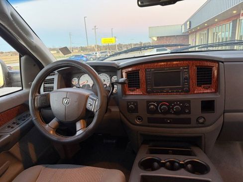 Used 2006 Dodge Ram 2500 Truck SLT image 21