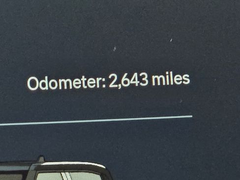 Used 2022 Rivian R1T Adventure image 41