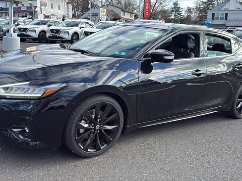 Certified 2021 Nissan Maxima SR w/ Sport Mat Group image 3