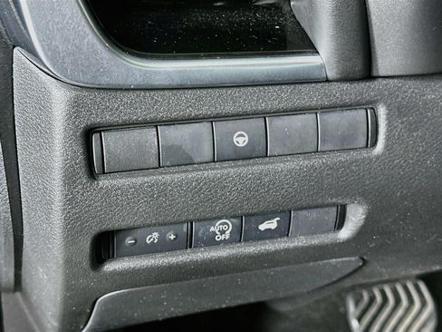 Used 2023 Nissan Rogue SL w/ SL Premium Package FWD image 17