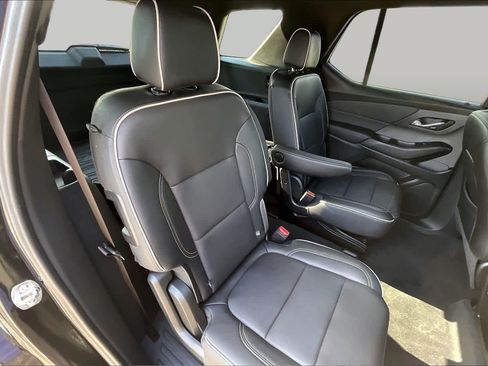 Used 2023 Chevrolet Traverse Premier w/ Redline Edition FWD image 39