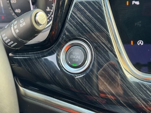 Certified 2025 Cadillac XT6 Premium Luxury image 33