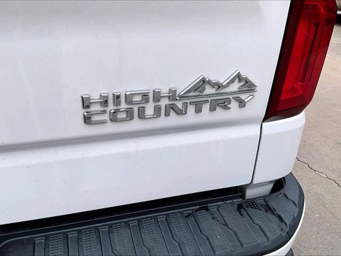 Used 2019 Chevrolet Silverado 1500 High Country w/ Technology Package AWD/4WD image 30
