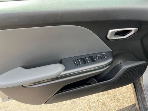Used 2025 Kia K4 LXS FWD image 18