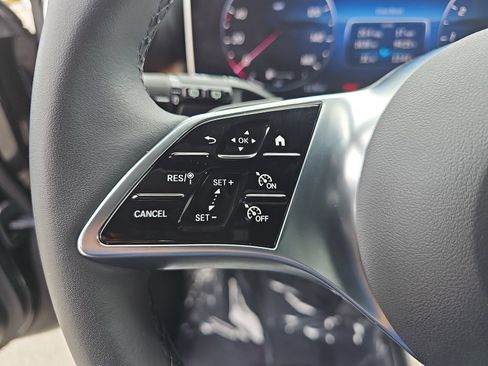 Used 2026 Mercedes-Benz GLC 300 image 17