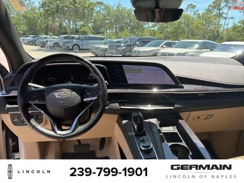 Used 2022 Cadillac Escalade Premium Luxury w/ Performance Package AWD/4WD image 14