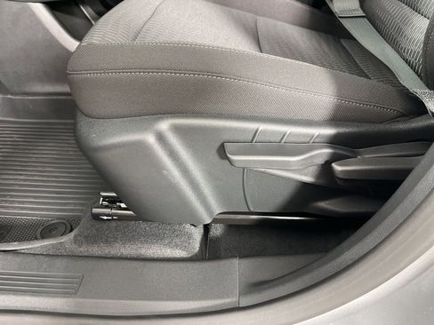 New 2026 Chevrolet Equinox LT w/ Safety and Technology Package FWD image 23