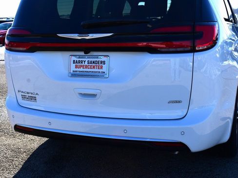 New 2026 Chrysler Pacifica Pinnacle image 10