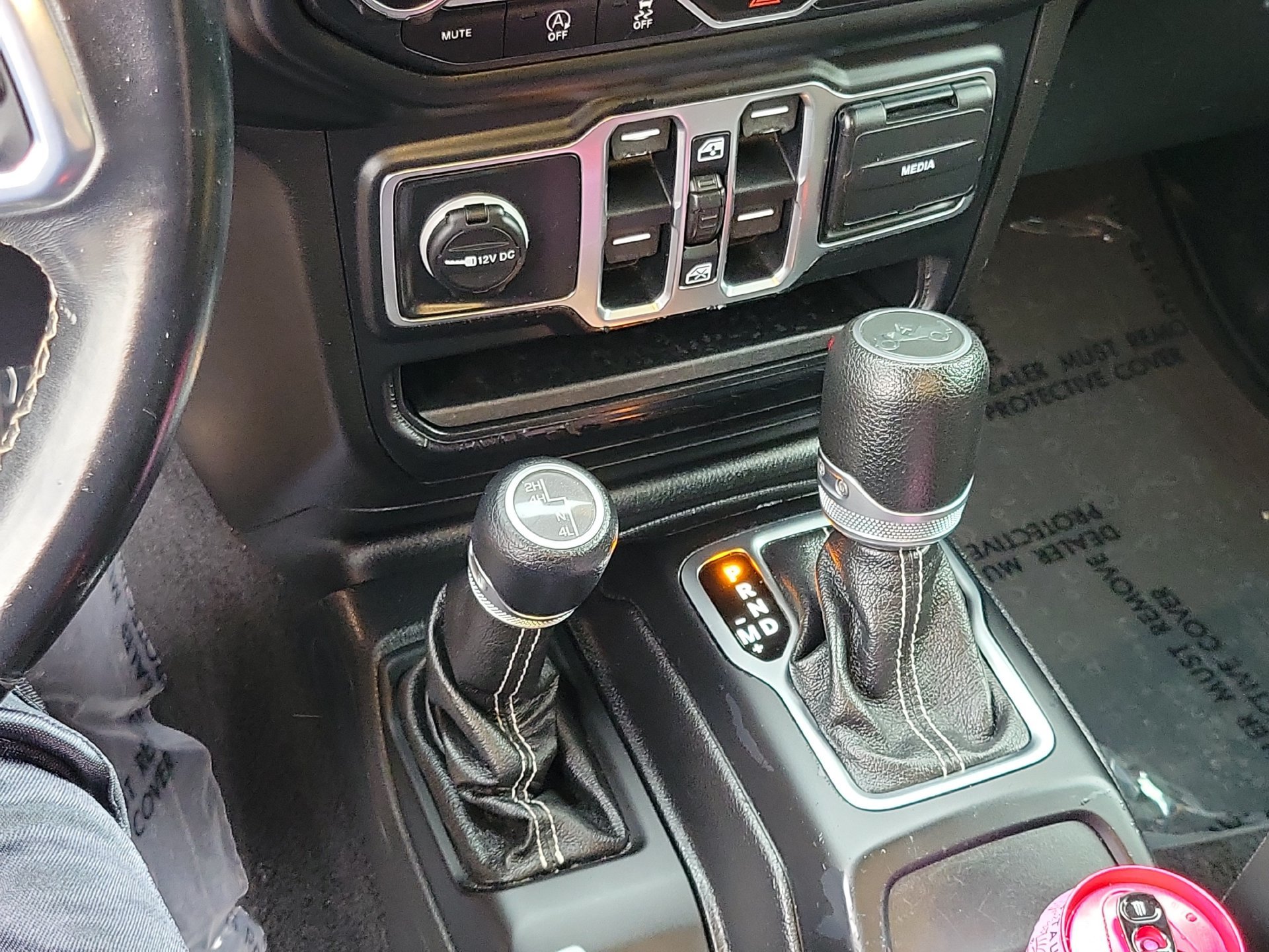 Used 2020 Jeep Wrangler Unlimited Sahara AWD/4WD image 15