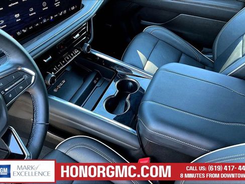 Used 2025 Chevrolet Tahoe Premier image 18