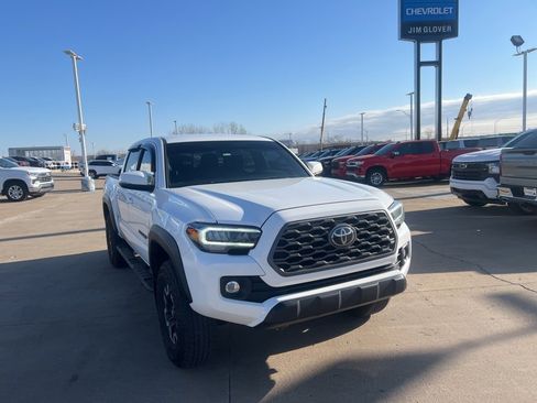 Used 2022 Toyota Tacoma TRD Off-Road image 4