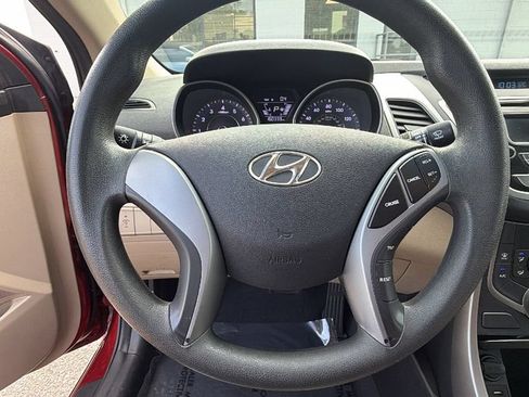 Used 2016 Hyundai Elantra SE FWD image 15