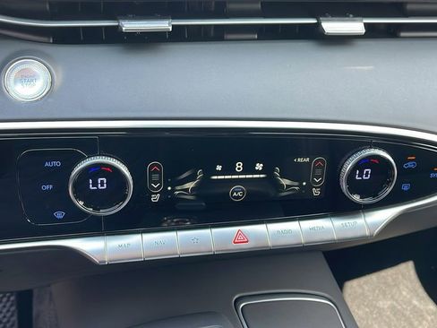 Used 2025 Genesis GV70 2.5T image 21