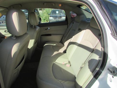 Used 2006 Buick LaCrosse CXL w/ Driver Confidence Package FWD image 19