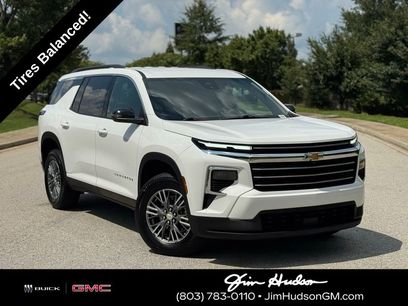 Used 2025 Chevrolet Traverse LT