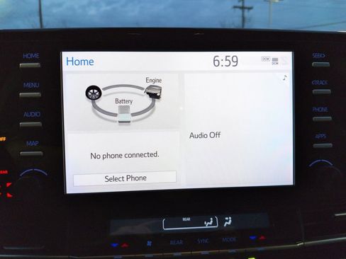 Used 2021 Toyota Sienna LE image 19