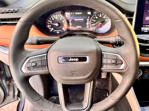 Used 2023 Jeep Compass Limited AWD/4WD image 11